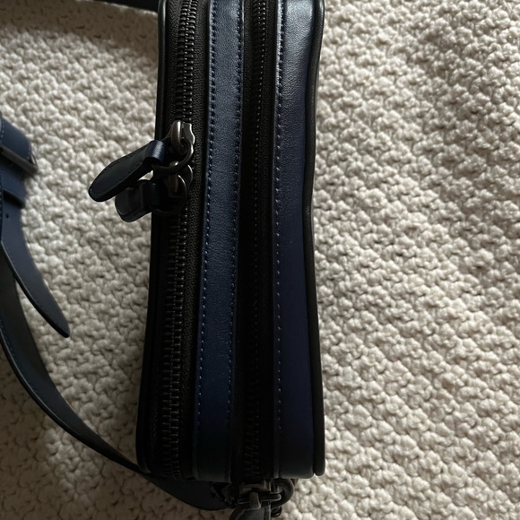 Coach Charter Crossbody Sling Front carry Pack belt bag - Picture 4 of 8
